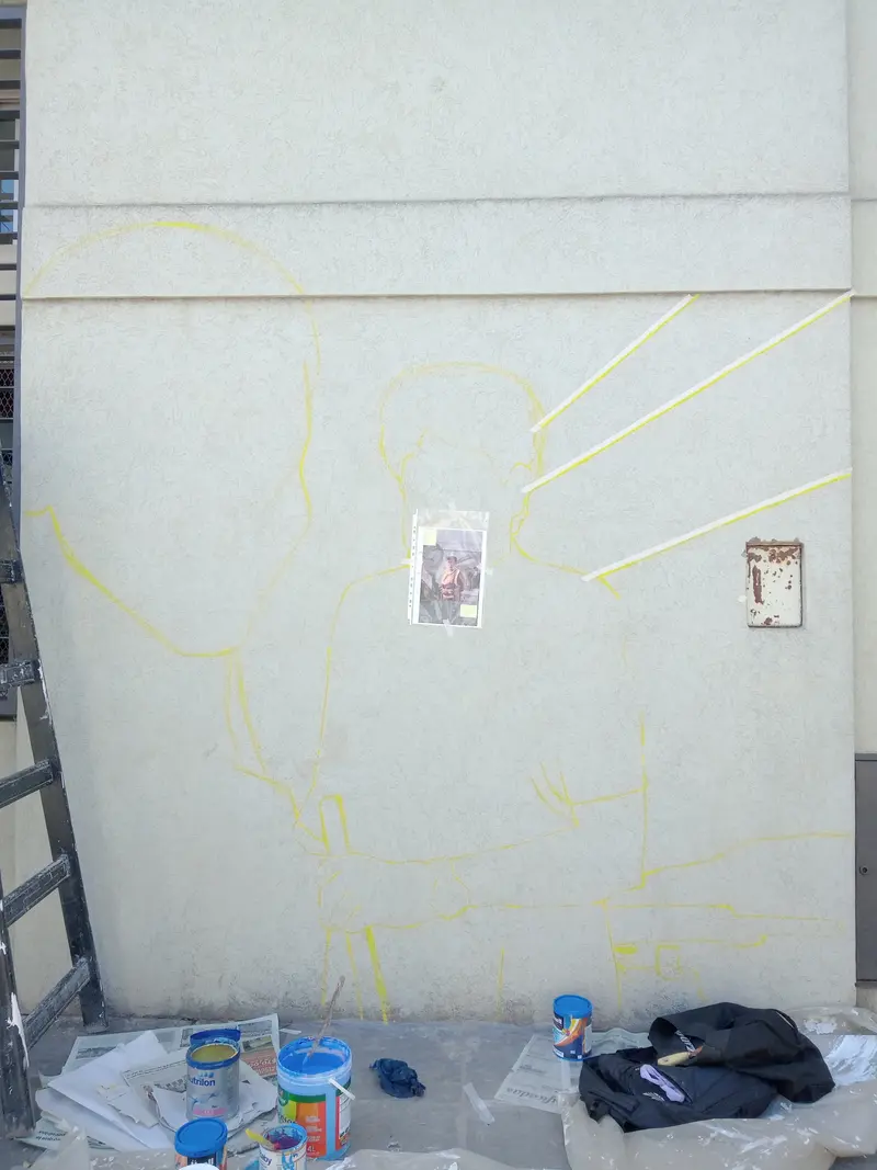 Primeros trazos del boceto sobre la pared